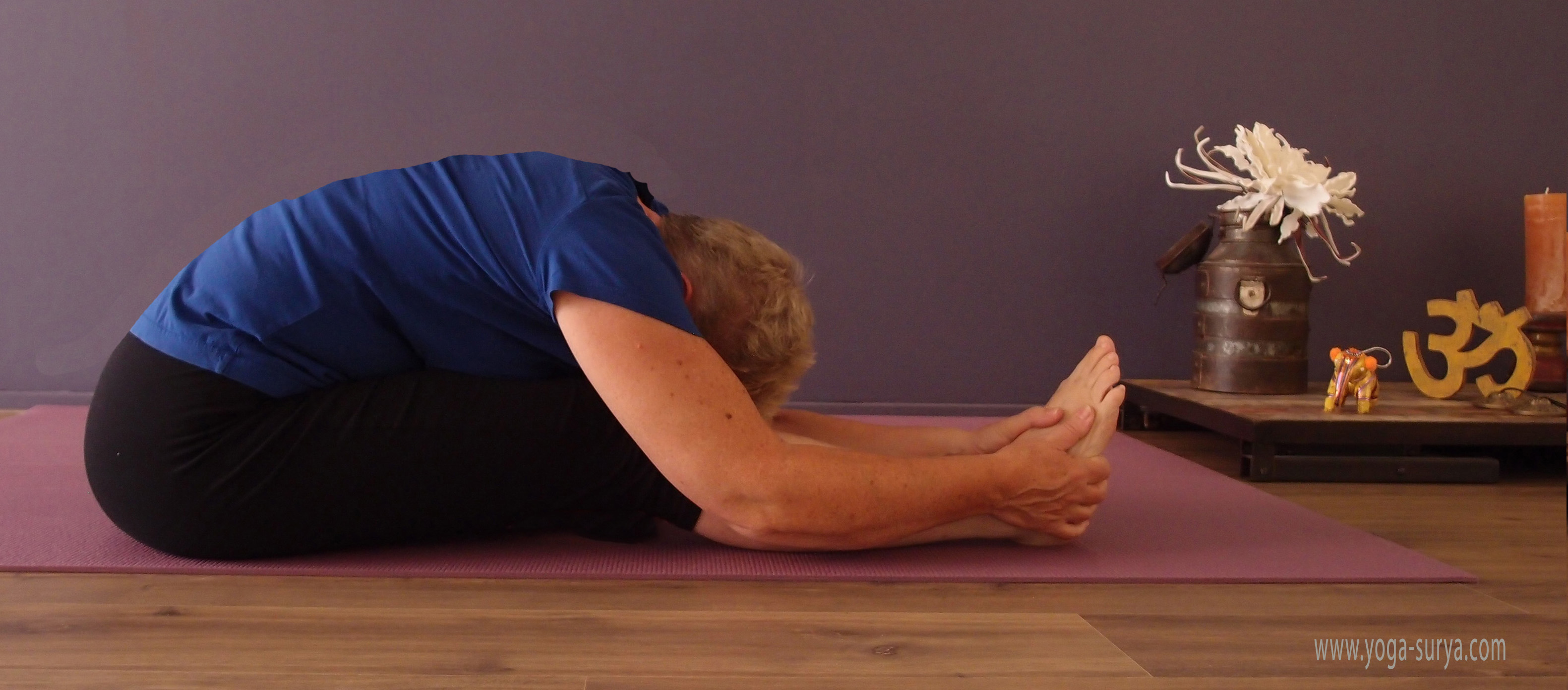 Zittende tang Paschimottanasana